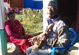 समाजमाका घटनालाई गीत बनाएर सुसेल्ने गन्धर्वको पेसा हराउँदै ,नेपाली संस्कृतिकाे लागि दुर्भाग्य