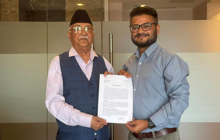 प्रधानमन्त्री ओली र मुकुलबीच भेटवार्ताः ढकालले बुझाए १५ बुँदे सुझाव (पूर्णपाठ)