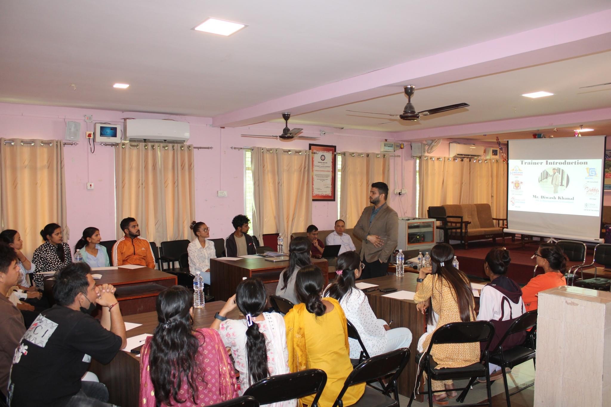 महाकवि देवकोटा क्याम्पसमा व्यक्तित्व विकासको लागि दुई दिने सिप विकास तालिम
