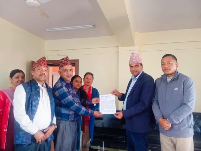 व्यापार व्यवसायलाई सुरक्षित वातावरणको माग गर्दै प्रधानमन्त्रीलाई ज्ञापनपत्र